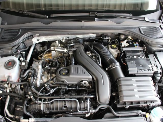 Volkswagen Golf 1.5 eTSI Variant