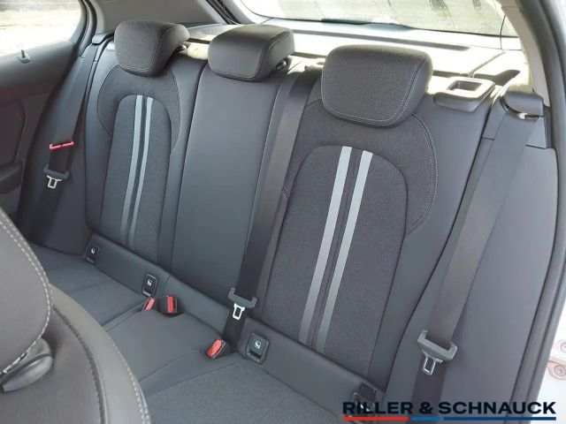 BMW 118 118i Sedan Sport Line