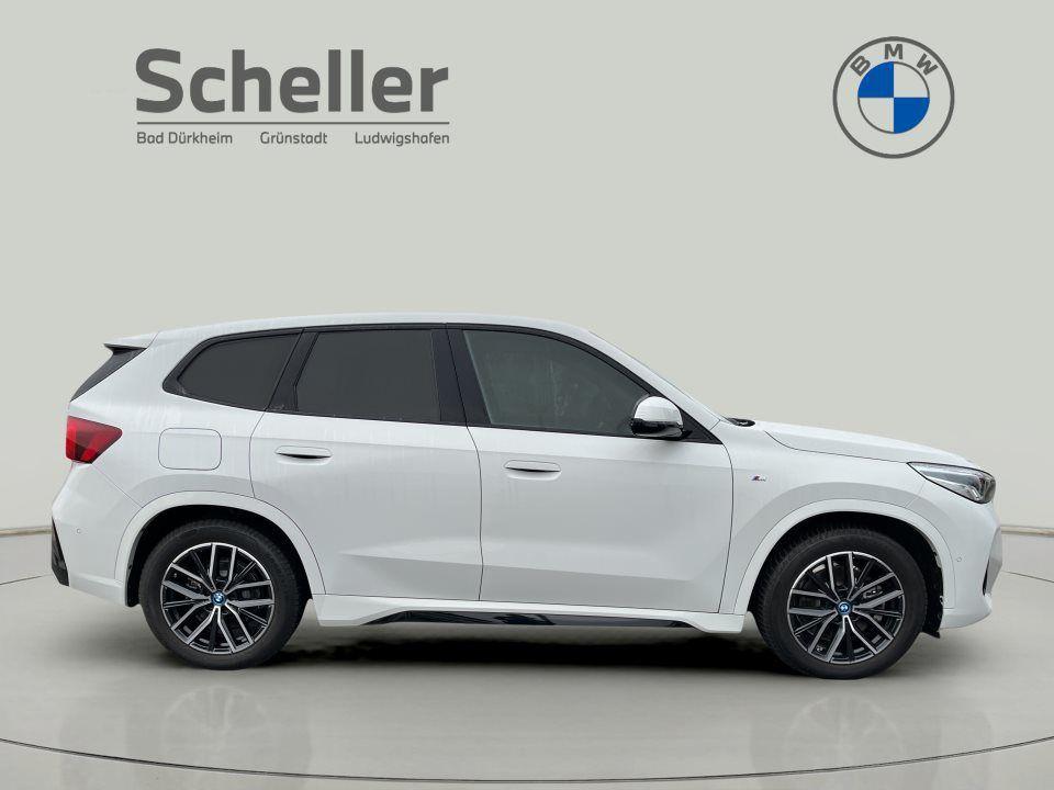 BMW iX1 xDrive30