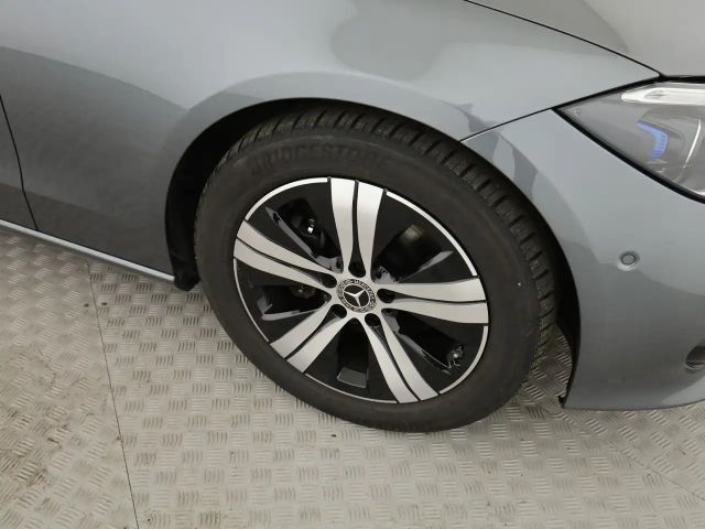 Mercedes-Benz C 180 AVANTGARDE Sedan