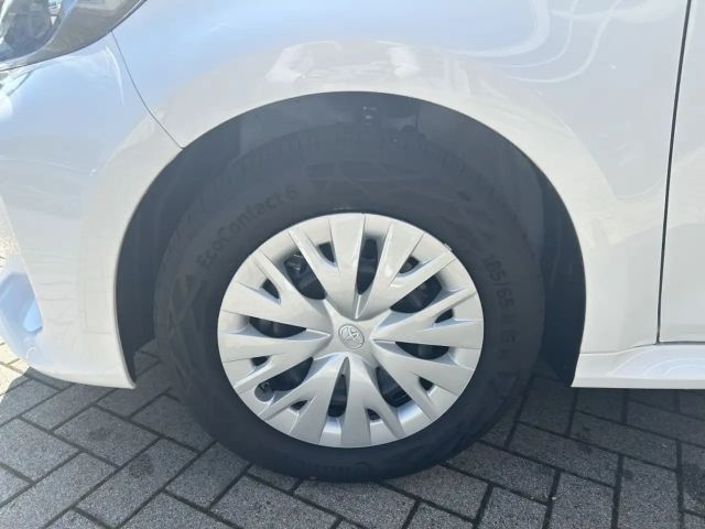 Toyota Yaris Business Hybride Play