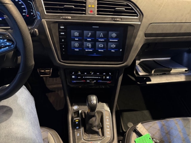 Volkswagen Tiguan R 2.0 TSI DSG 4M APR Stage III Black Style+Pano+LED+DCC+RFK+++