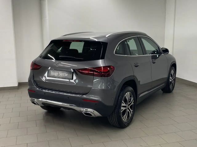 Mercedes-Benz GLA 220 4MATIC Progressive