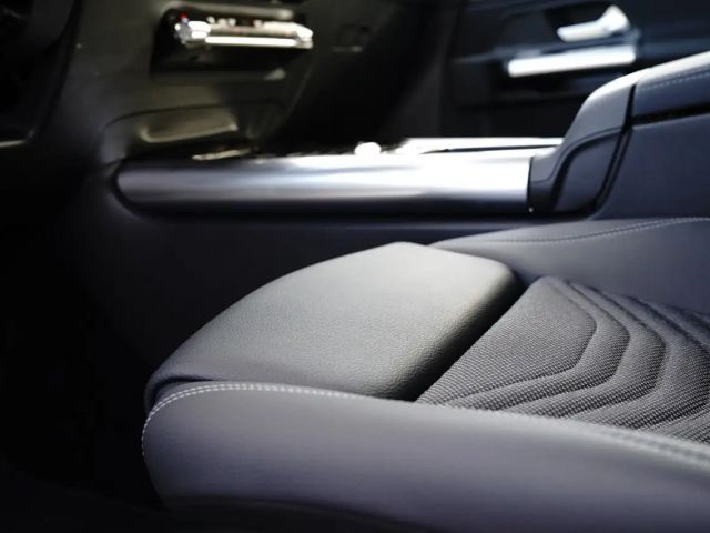 Mercedes-Benz B 180 Progressive