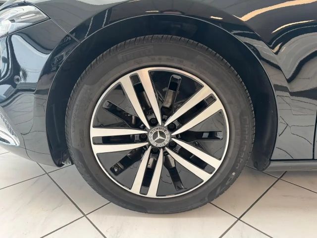 Mercedes-Benz A 220 A 220 d Progressive