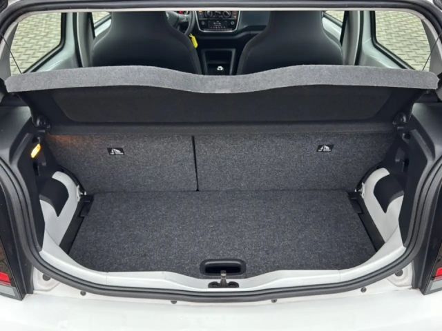 Volkswagen up! Move Move up!