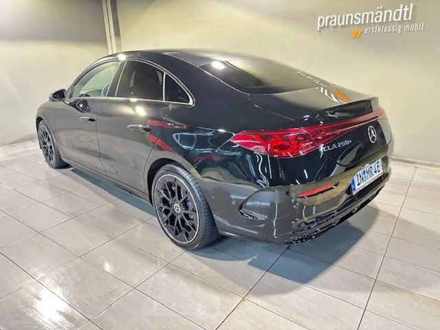 Mercedes-Benz CLA 250 AMG Line Sedan