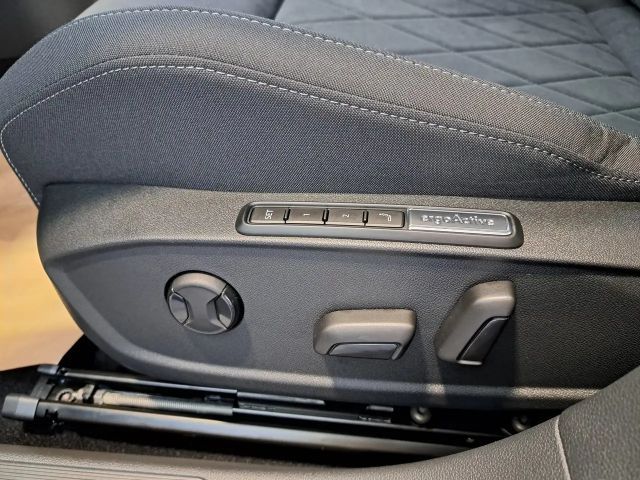 Volkswagen Golf DSG Style Variant