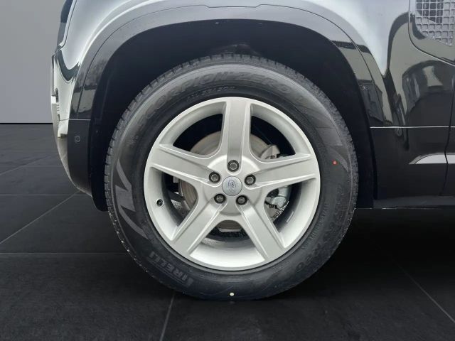 Land Rover Defender 110 D250 Dynamic SE