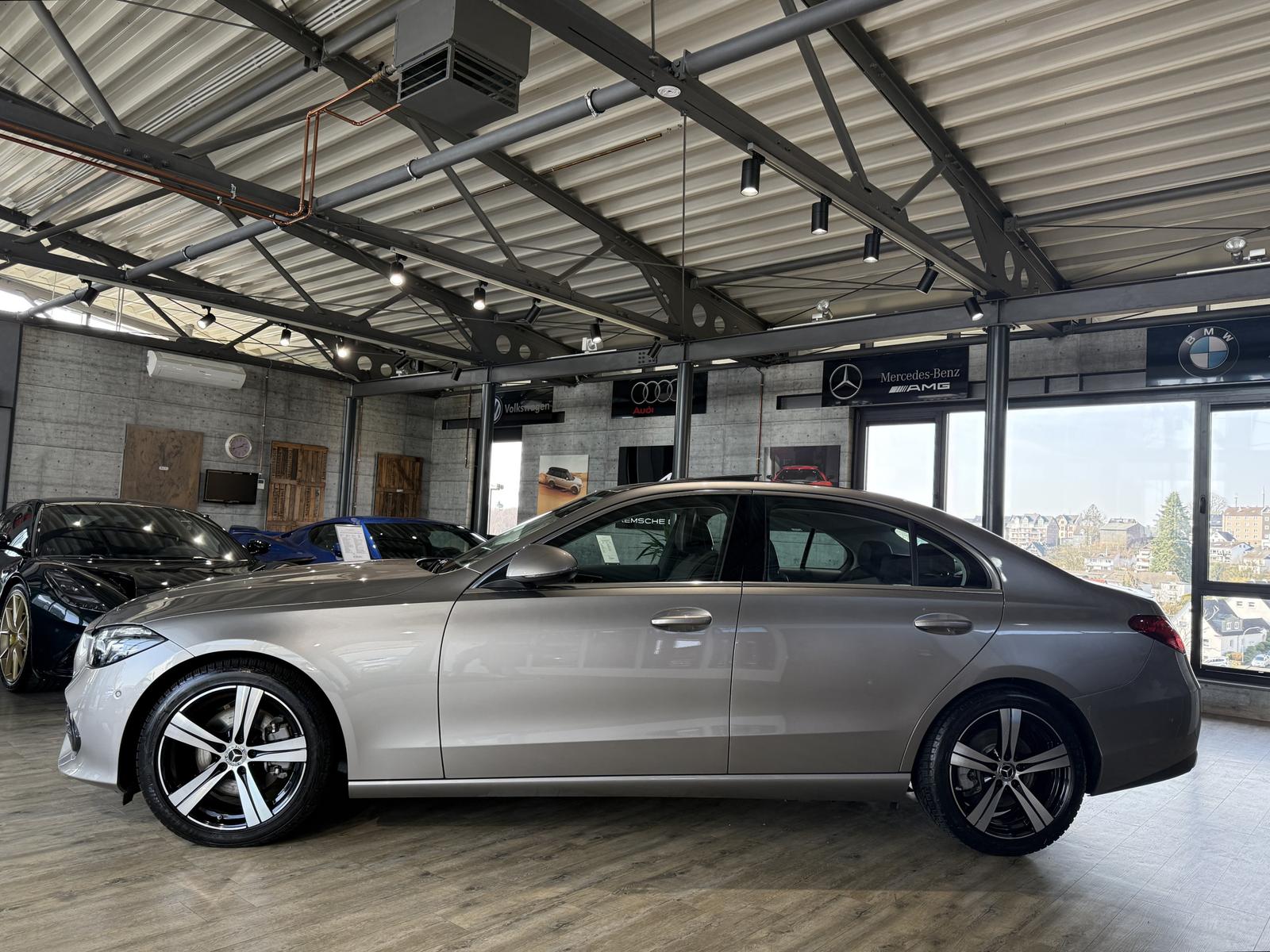 Mercedes-Benz C 200 AVANTGARDE Sedan