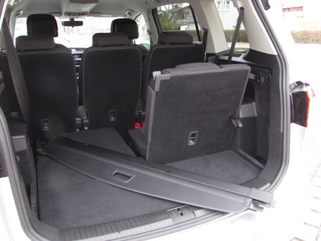 Volkswagen Touran Touran Active 2,0l TDI DAB 7-Sitzer Navi Klima