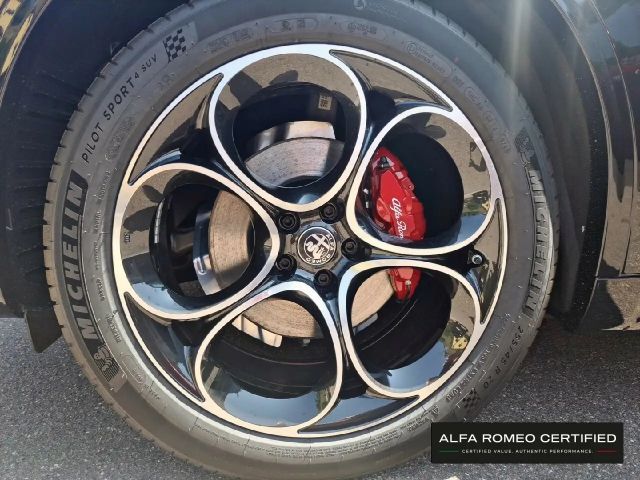 Alfa Romeo Stelvio AT8 Q4 Turbo Veloce