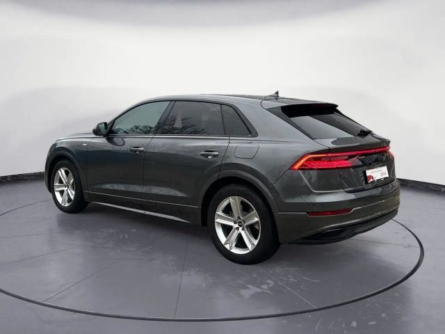 Audi Q8 55 TFSI Hybride Quattro S-Line