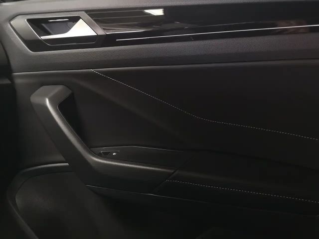 Volkswagen T-Roc 1.5 TSI DSG R-Line