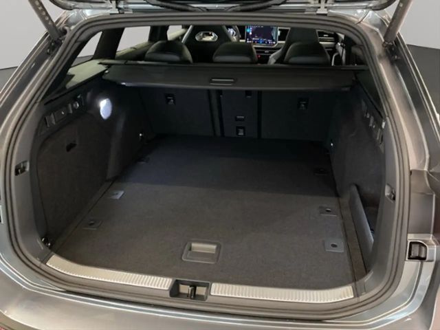 Volkswagen Passat 1.5 eTSI DSG R-Line Variant