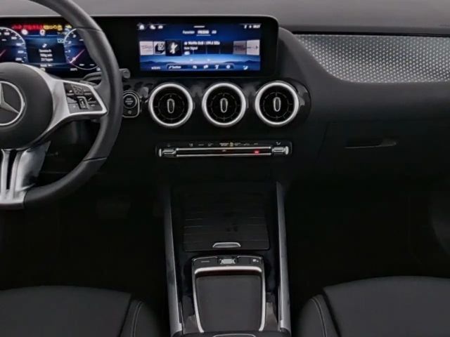 Mercedes-Benz GLA 200 Progressive