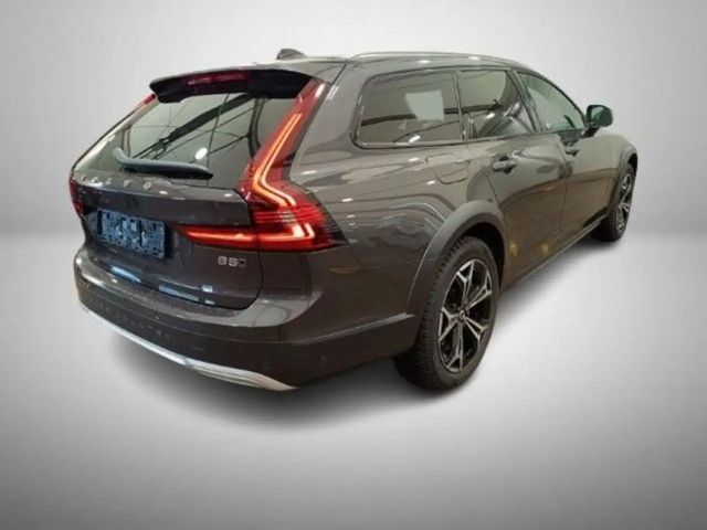 Volvo V90 Cross Country AWD Plus