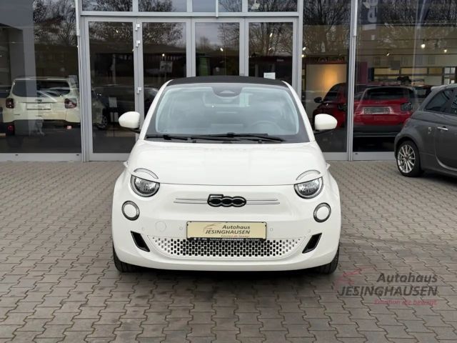 Fiat 500e +Rückfahrkam.+Klimaaut.+Keyless+Tempomat
