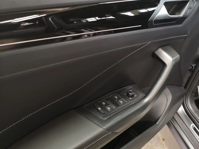 Volkswagen T-Roc 1.5 TSI DSG R-Line