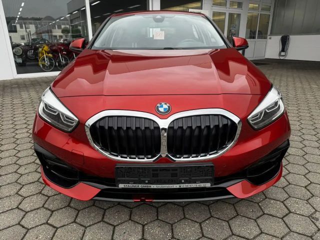 BMW 118 118i Sedan Sport Line