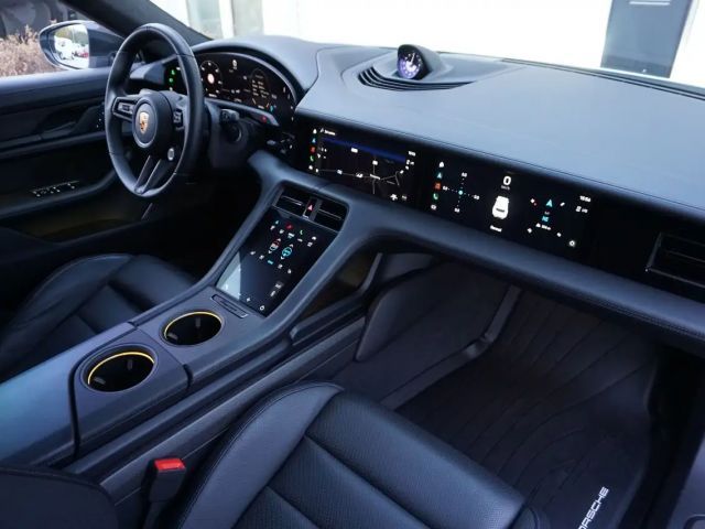Porsche Taycan Sport Turismo Turbo