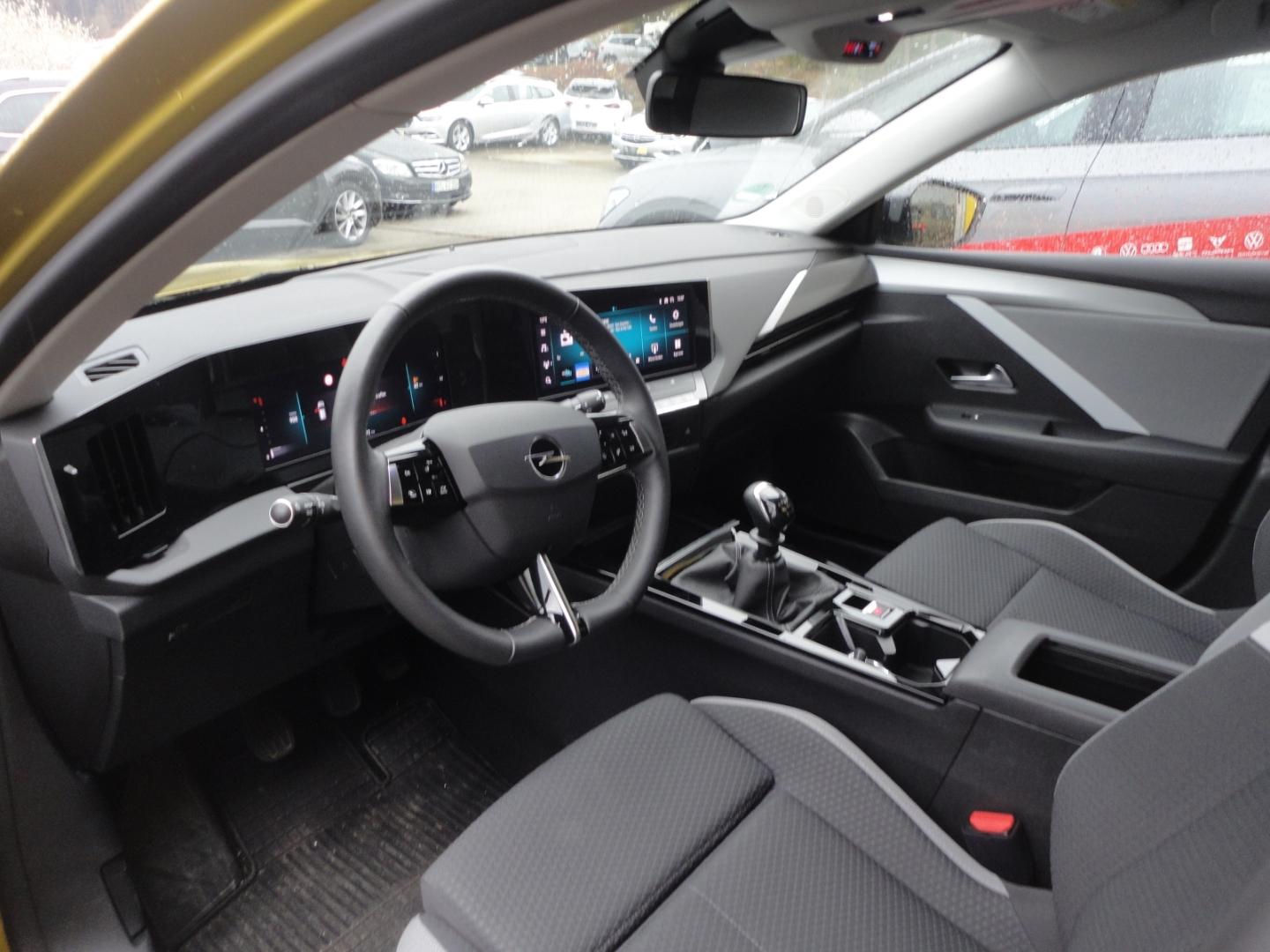 Opel Astra 1.2 Turbo Edition Turbo