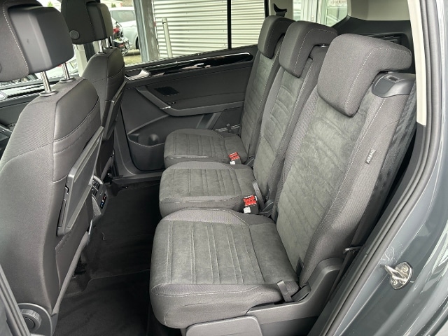 Volkswagen Touran 1.5 TSI DSG R-Line