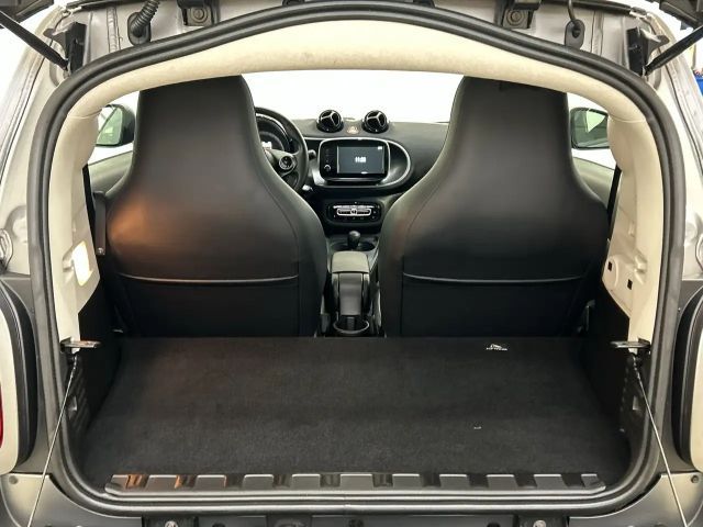 Smart EQ fortwo EQ  coupé Cool&Media Paket,Panoramadach