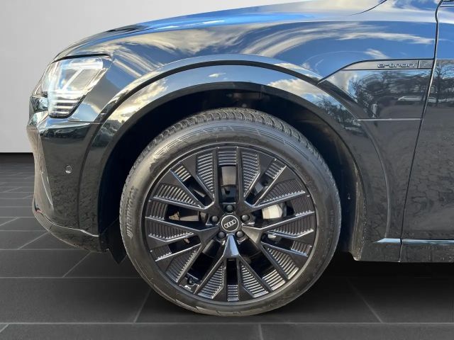 Audi Q8 e-tron 55 S-Line
