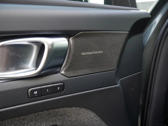 Volvo XC40 Dark Plus