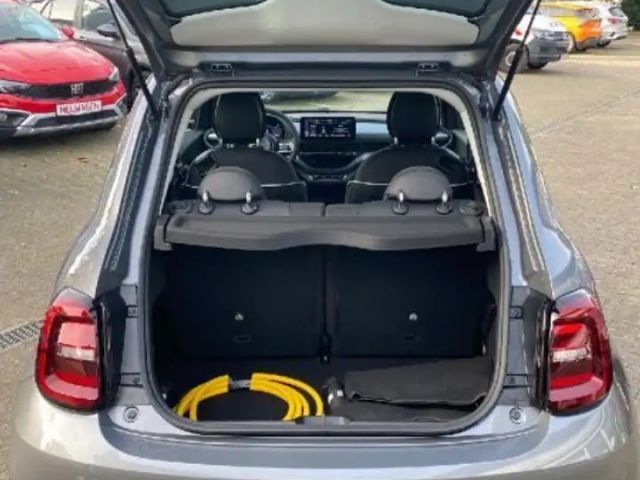 Fiat 500e 3+1, 42KWh, ab 399,- Euro monatlich*