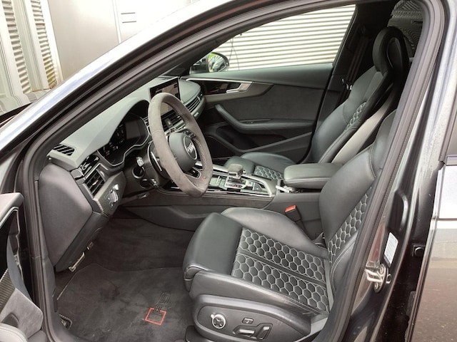 Audi RS4 Avant Quattro