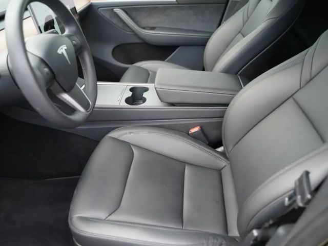 Tesla Model Y AWD Long Range