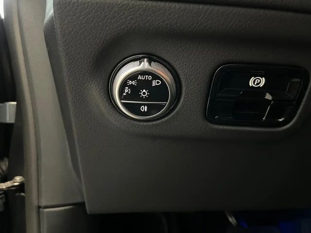 Mercedes-Benz EQE 300 Sedan