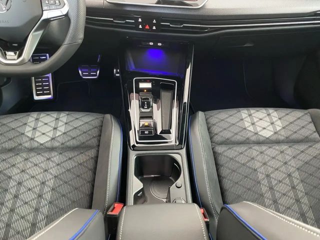 Volkswagen Golf 1.5 eTSI DSG IQ.Drive R-Line