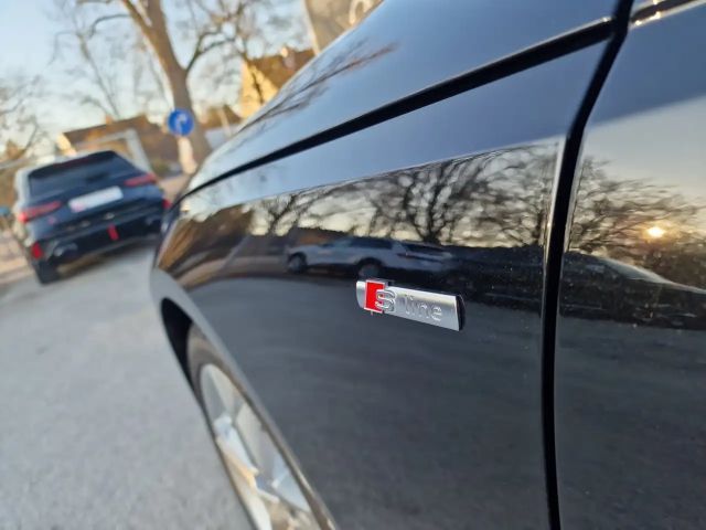 Audi A4 35 TDI Avant S-Line