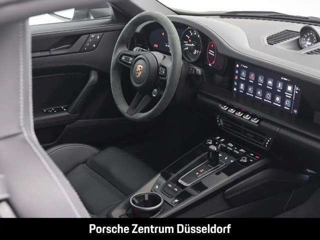 Porsche 992 4 Coupé GTS Targa