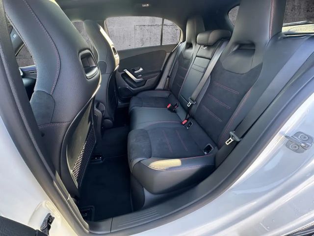 Mercedes-Benz A 200 A 200 d AMG Line