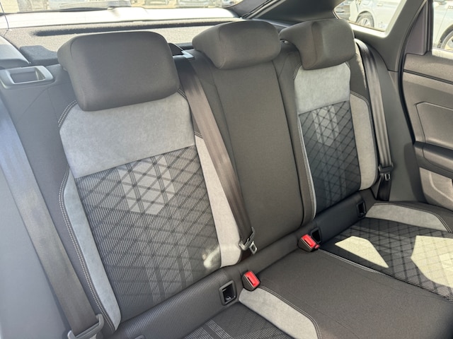 Volkswagen Taigo 1.0 TSI DSG R-Line