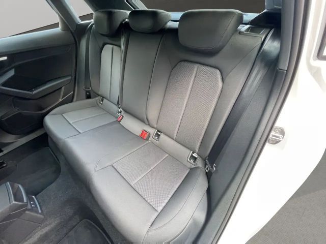Audi A3 30 TFSI Sedan