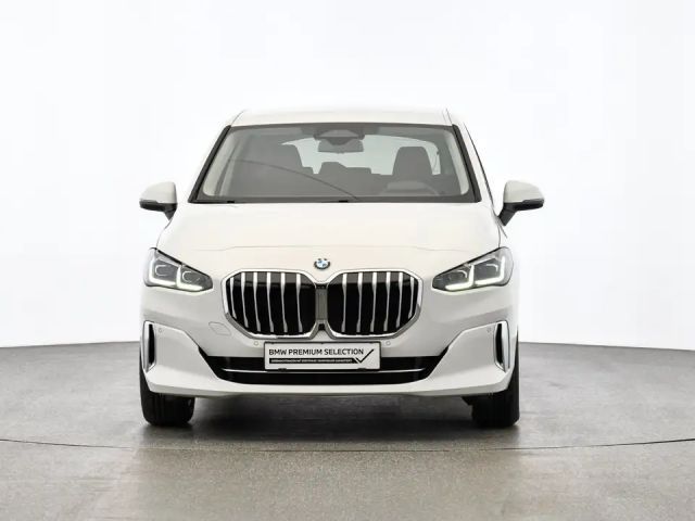 BMW 218 218d Active Tourer Luxury Line Sedan