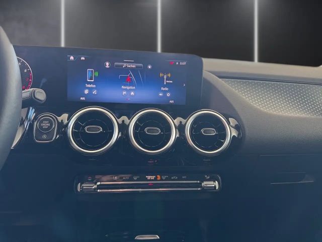 Mercedes-Benz B 200 Progressive Sedan