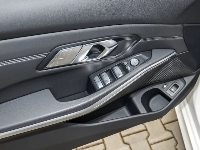 BMW 330 330e xDrive