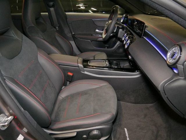 Mercedes-Benz CLA 180 AMG Line Shooting Brake