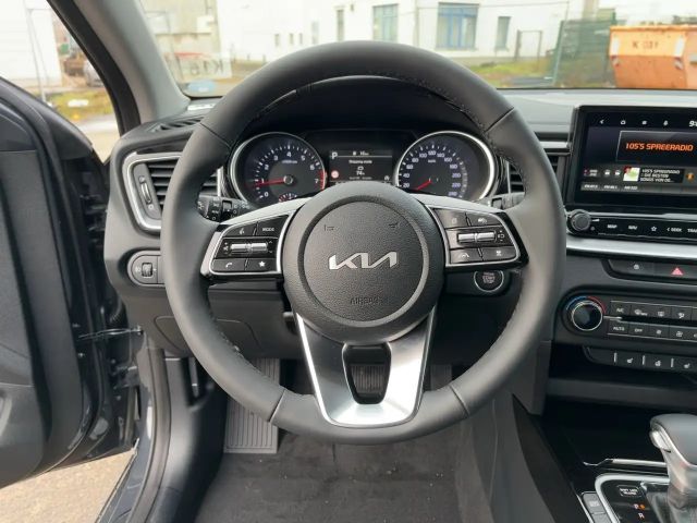 Kia Ceed CEED Ultimate Edition 1.5T LED+Kamera+Navi