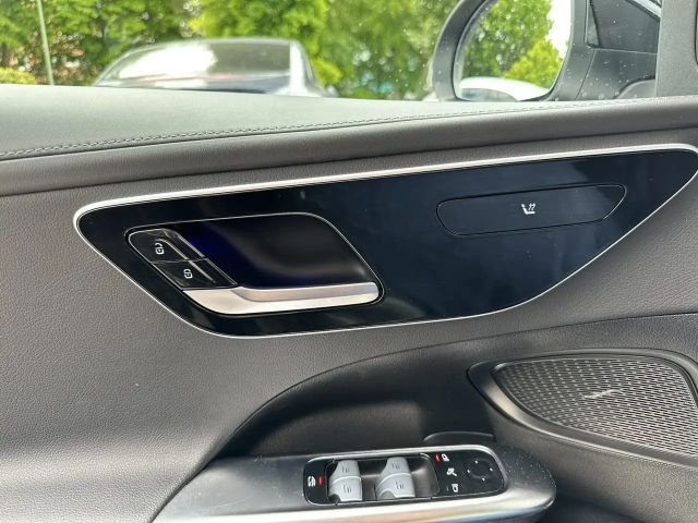 Mercedes-Benz C 300 AMG Line Sedan