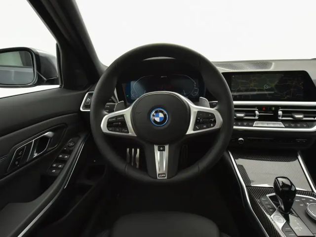 BMW 330 330e Sedan xDrive