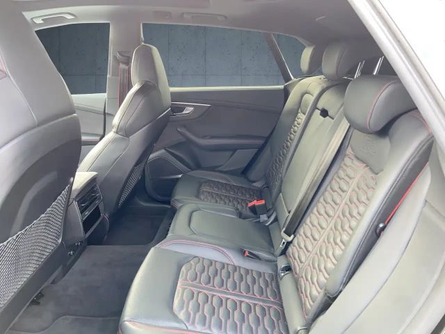 Audi RS Q8 SUV tiptr. PANO Stdhzg Vmax305 HUD 23´