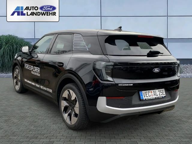 Ford Explorer Extended range RWD