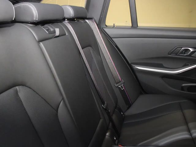 BMW 330 330e M-Sport Touring